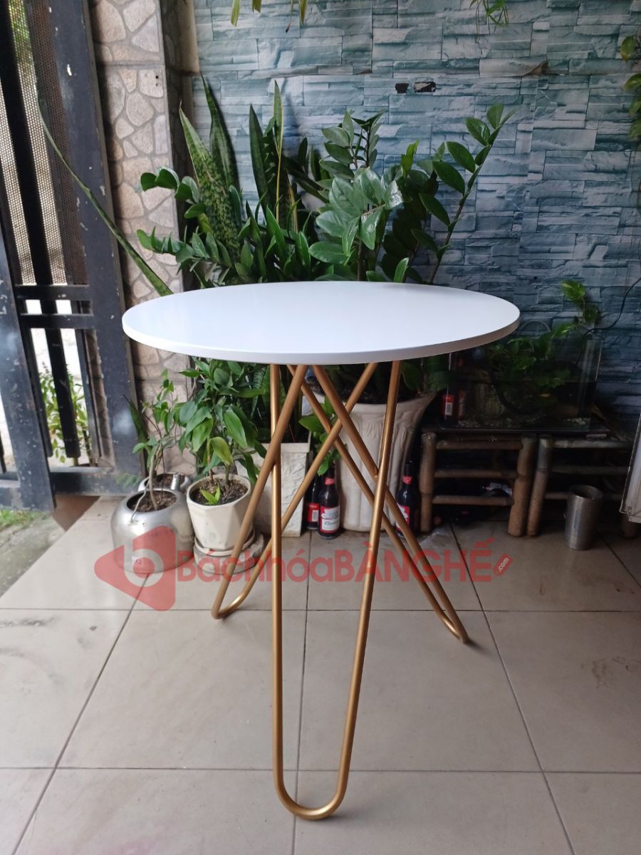 Bàn tròn cafe decor màu trắng chân chéo màu đồng BS46