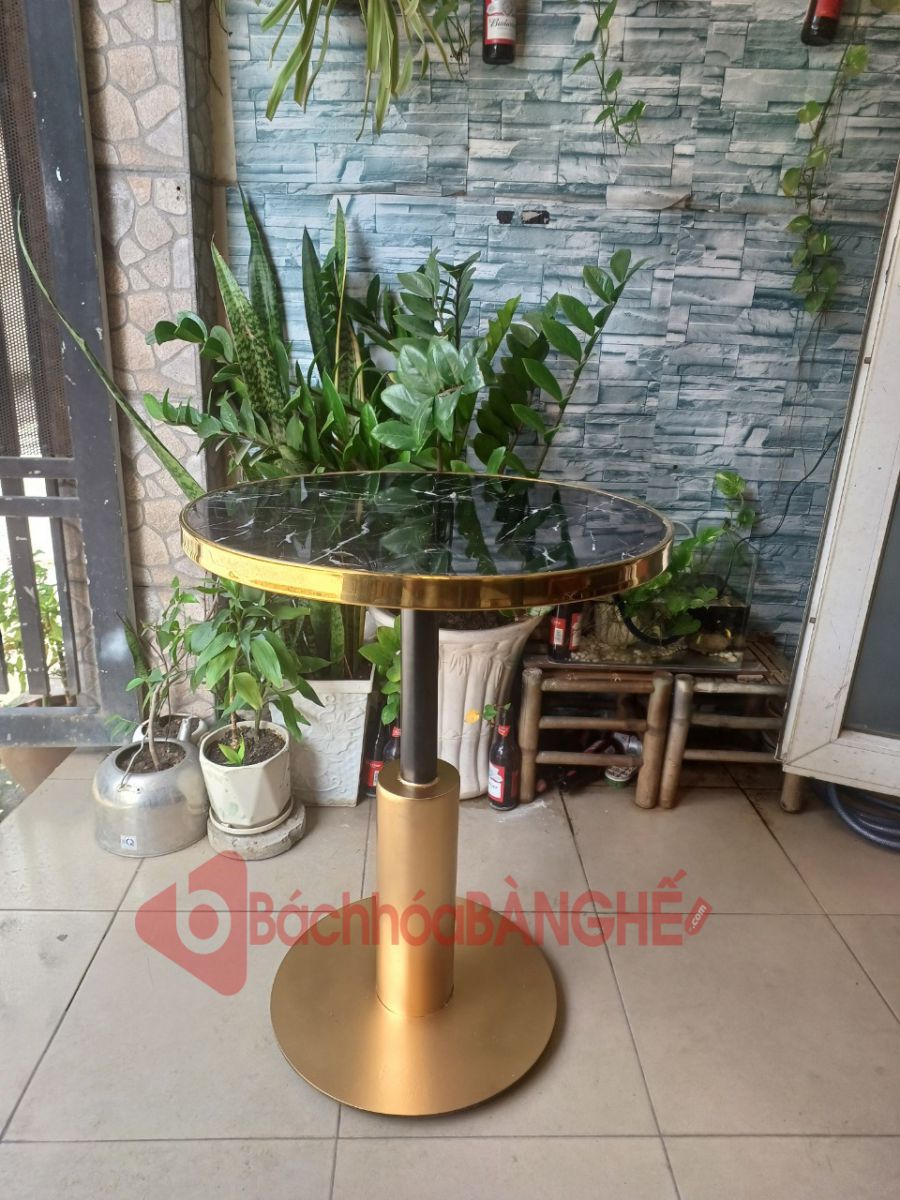 Bàn tròn decor mica viền mạ vàng chân sơn màu đồng BS49