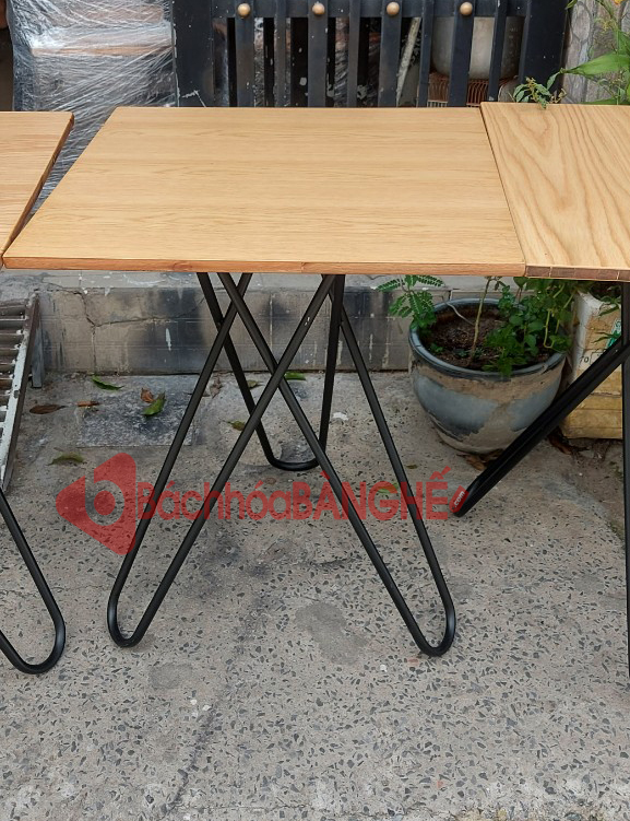 Bàn vuông cafe mặt gỗ chân chéo BS57